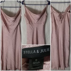 beautiful 100% silk evening dress, most body types look like an hour glass body